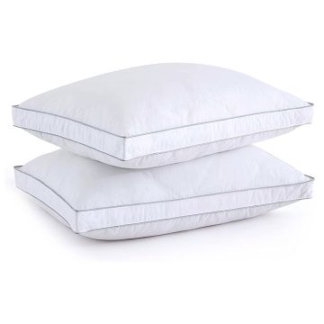 QUILTED PILLOW WITH GUSSET