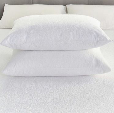 MICROFIBER PILLOW PROTECTOR WITH ZIPPER