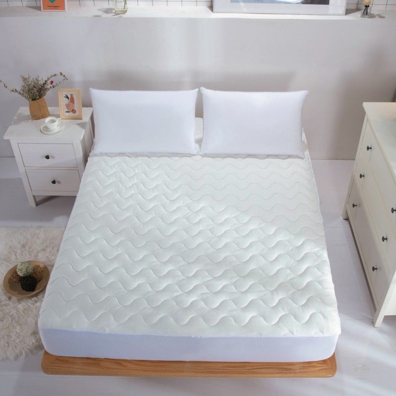 ZC24026 Ultra Soft Breathable Anti-Microbial and Anti -Mite Quilted Mattress Pad