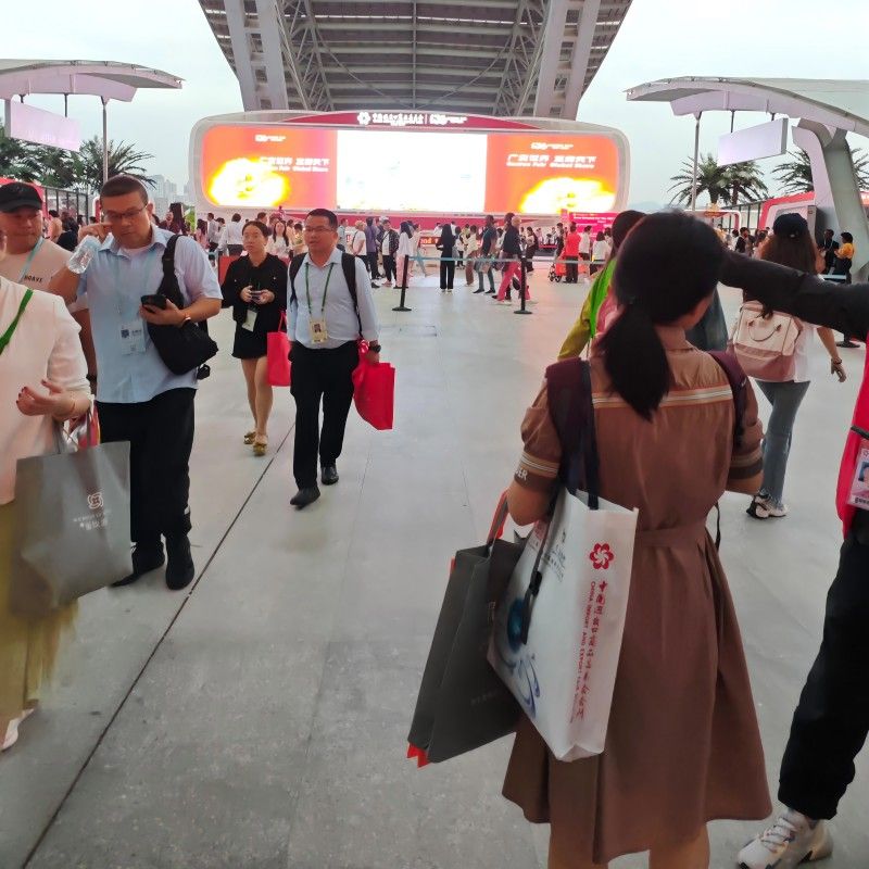 Showcasing Strengths as Foreign Trade Encounters Obstacles