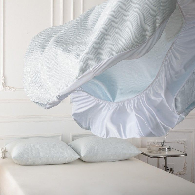 ZC25077 Middle PE Cooling Jacquard Waterproof Mattress Protector