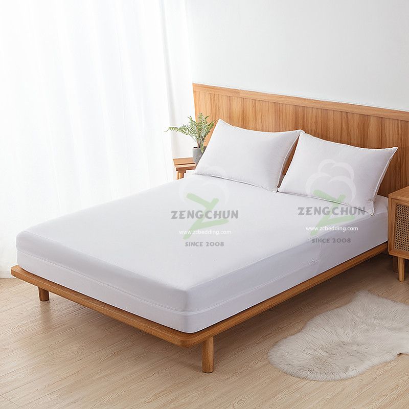Basic waterproof mattress encasement